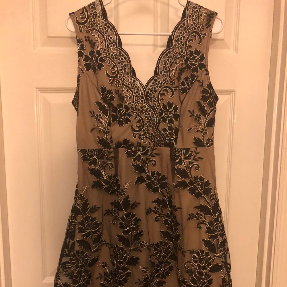 Gorgeous BlackTan/Gold Scalloped Detail Dress